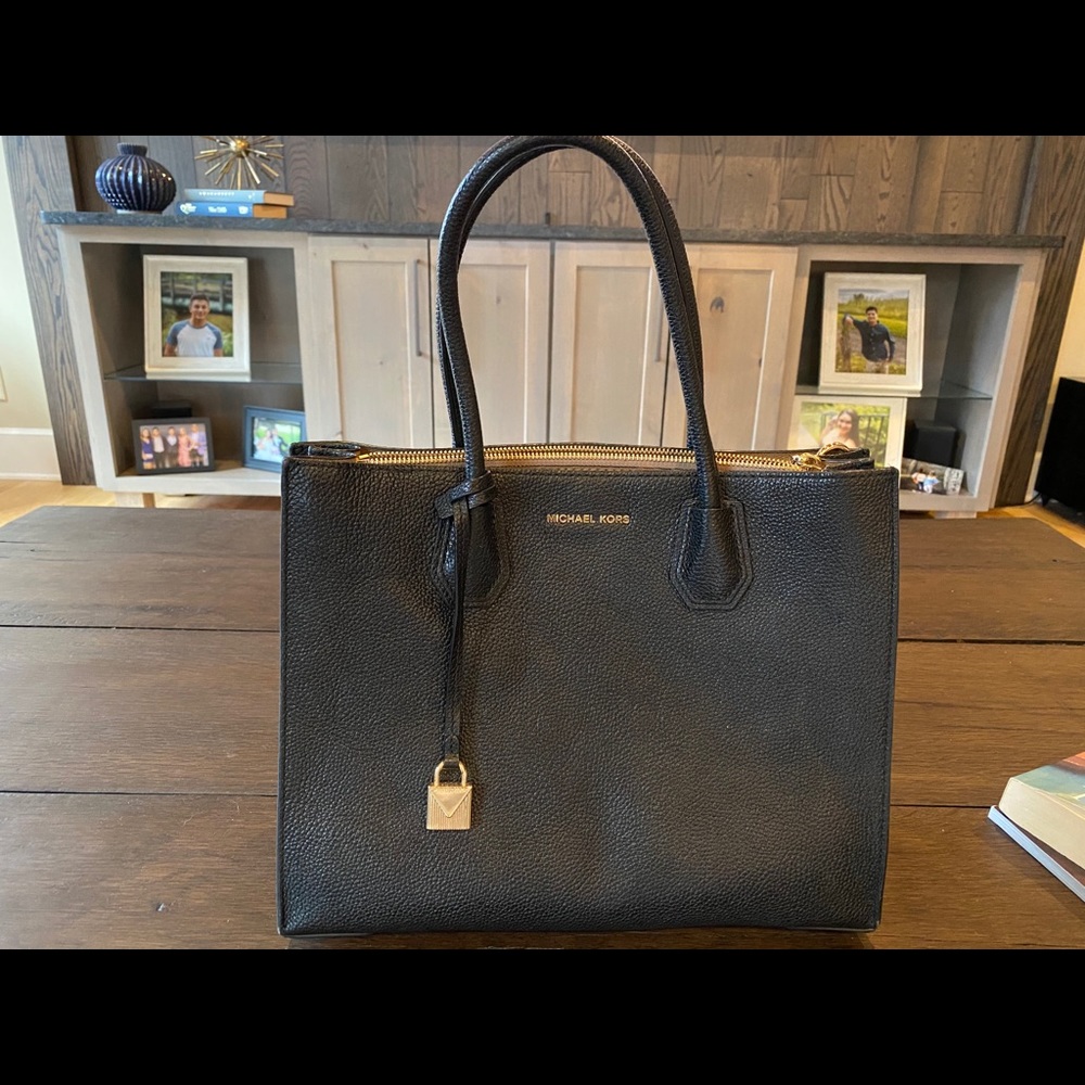 Michael Kors Leather bag
